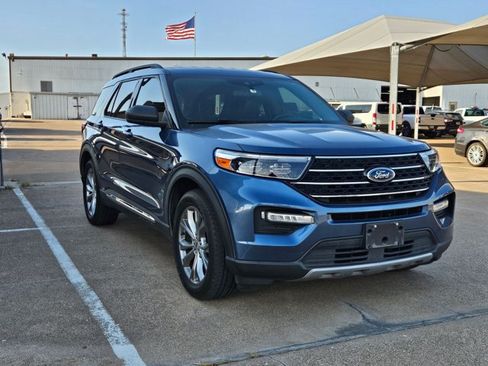 Used 2020 Ford Explorer XLT w/ Equipment Group 202A RWD image 3