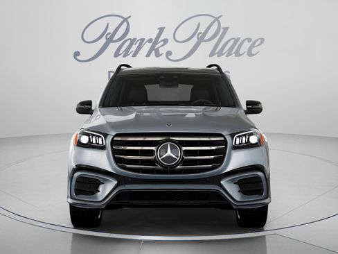 New 2026 Mercedes-Benz GLS 580 4MATIC image 36