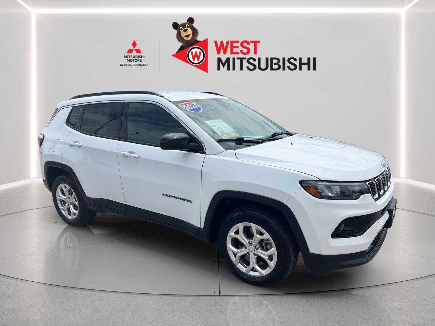 Used 2024 Jeep Compass Latitude AWD/4WD image 7