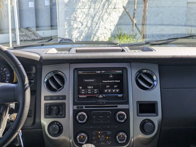 Used 2015 Ford Expedition XLT w/ Equipment Group 202A AWD/4WD image 19