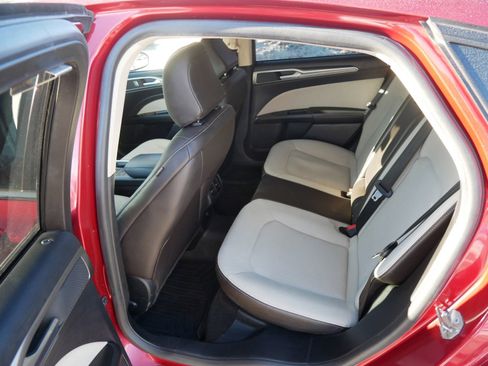 Used 2020 Ford Fusion SE w/ Equipment Group 151A image 10