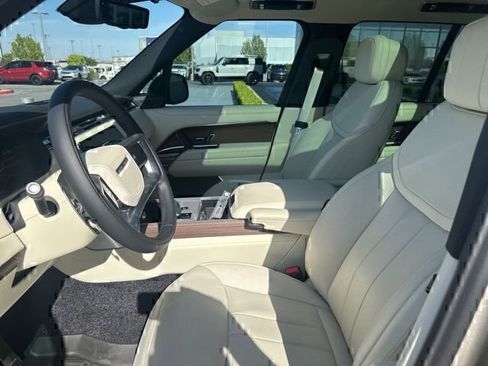 Used 2026 Land Rover Range Rover SE AWD/4WD image 9