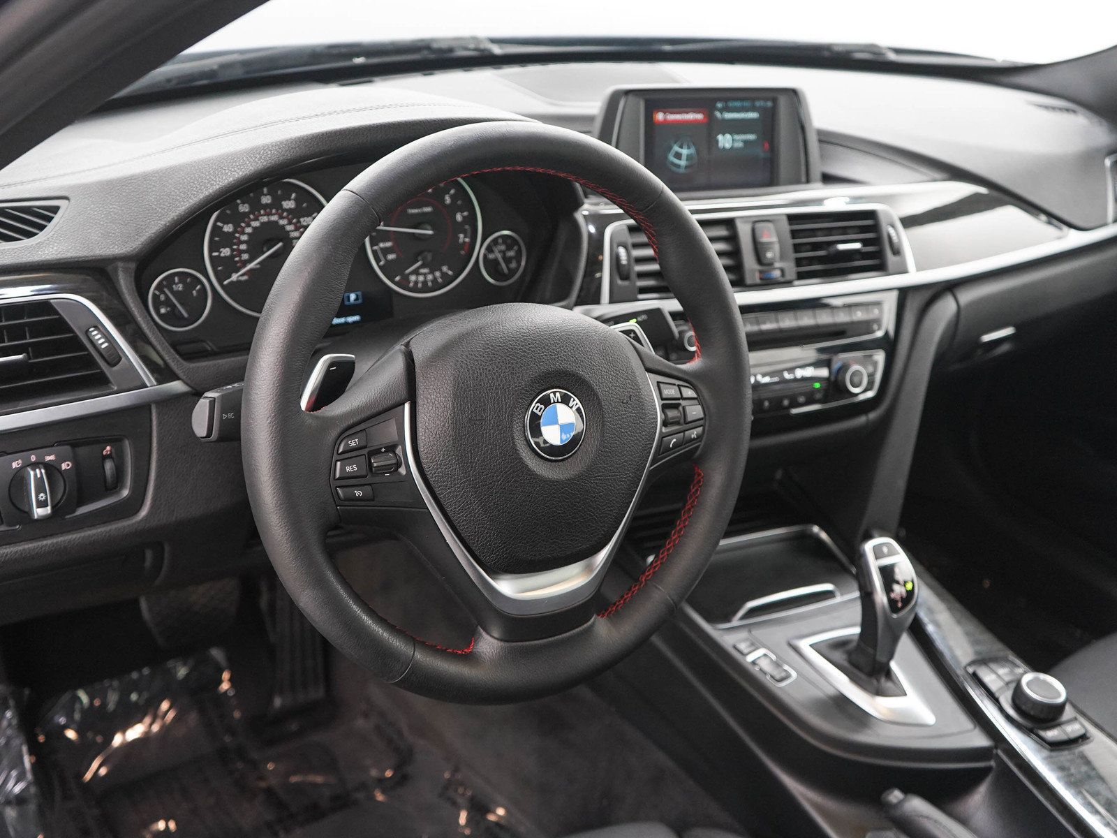 Used 2018 BMW 330i xDrive Sedan AWD/4WD image 19