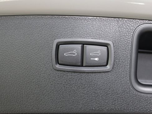 New 2026 Porsche Macan Turbo image 18