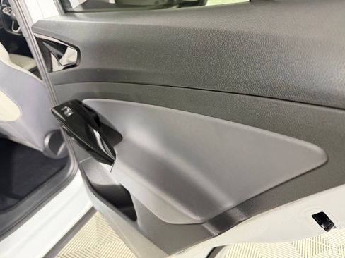 Used 2021 Volkswagen ID.4 Pro S RWD image 30