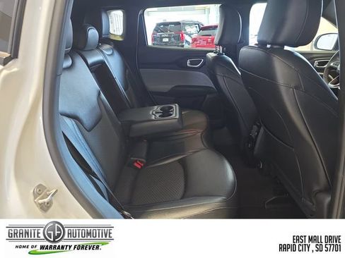 Used 2024 Jeep Compass Latitude AWD/4WD image 35
