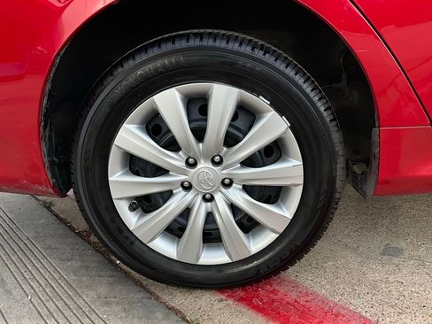 Used 2013 Toyota Corolla LE image 9