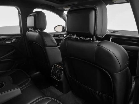 Used 2025 Porsche Macan Turbo image 26