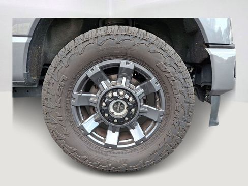 Used 2024 Ford F250 Lariat w/ Sport Appearance Package AWD/4WD image 8