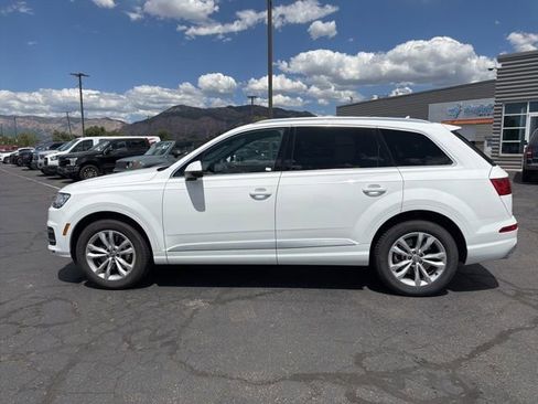 Used 2017 Audi Q7 3.0T Premium Plus w/ Premium Plus Package AWD/4WD image 11