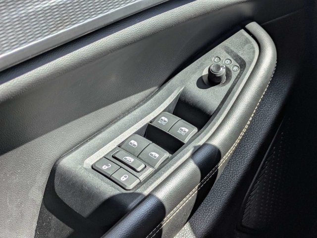 Used 2023 Jeep Grand Cherokee Altitude RWD image 26
