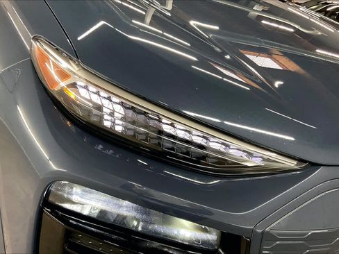 Used 2025 Audi Q6 e-tron Premium Plus w/ Premium Plus image 29