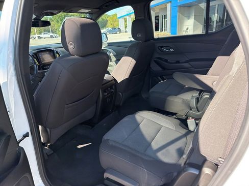 Used 2023 Chevrolet Traverse LT image 30