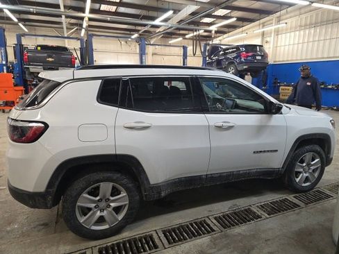 Used 2022 Jeep Compass Latitude image 6