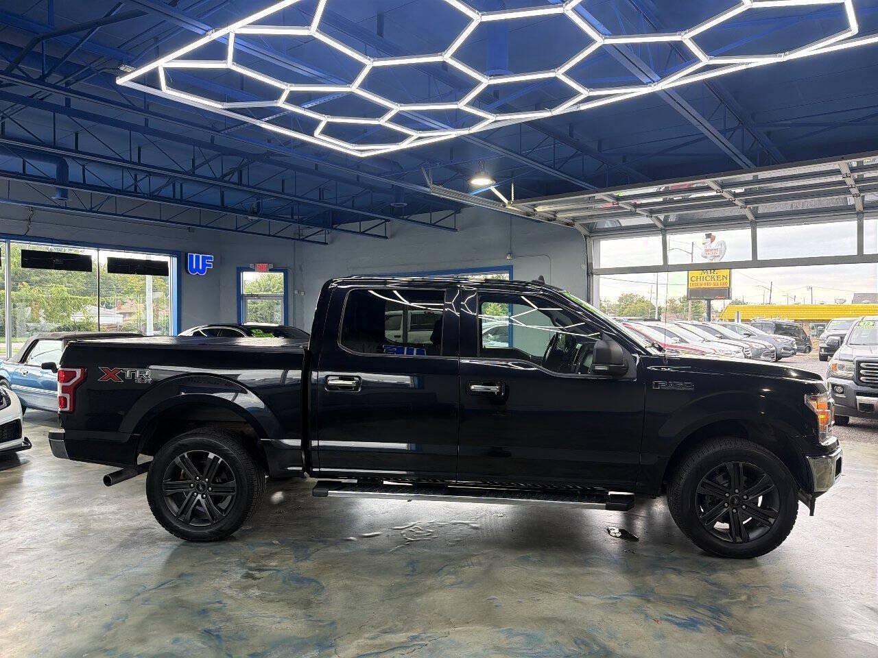 Used 2019 Ford F150 XLT w/ Equipment Group 302A Luxury AWD/4WD image 8