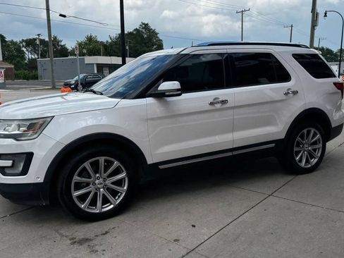 Used 2016 Ford Explorer Limited w/ Equipment Group 301A AWD/4WD image 11