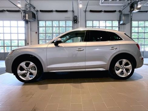Used 2023 Audi Q5 2.0T Premium Plus w/ Premium Plus Package AWD/4WD image 3