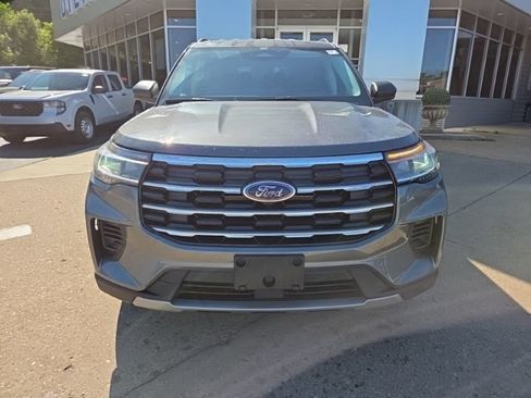 New 2026 Ford Explorer Active AWD/4WD image 2