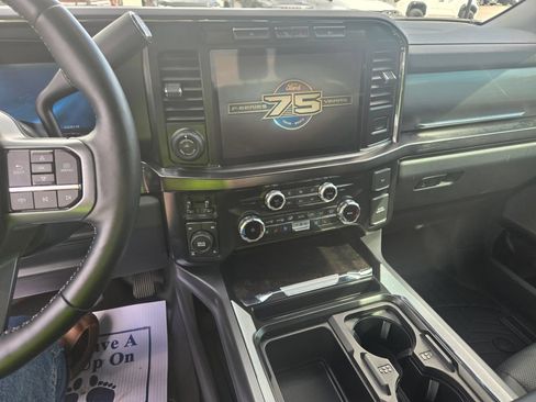 Used 2023 Ford F250 Lariat w/ Lariat Ultimate Package AWD/4WD image 9