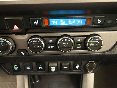 Used 2020 Toyota Tacoma SR5 image 20