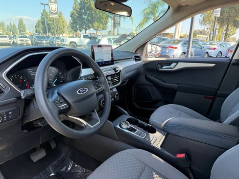 Used 2020 Ford Escape SE image 15