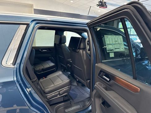 New 2026 GMC Yukon Denali w/ Denali Reserve Package AWD/4WD image 14