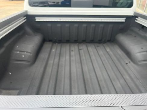 Certified 2025 Nissan Frontier SV w/ SV Convenience Package RWD image 20