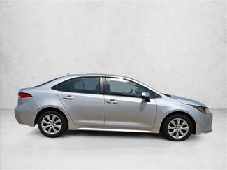 Used 2021 Toyota Corolla LE FWD video 4