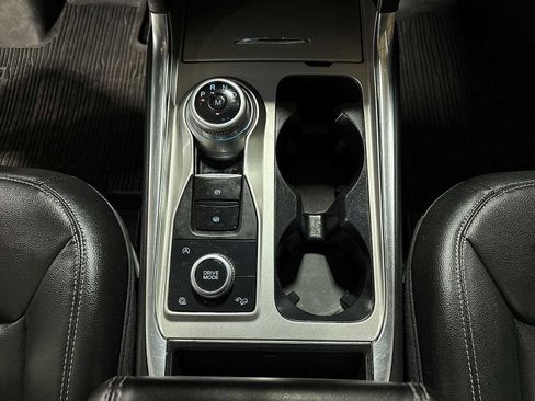 Used 2020 Ford Explorer XLT w/ Equipment Group 202A image 35