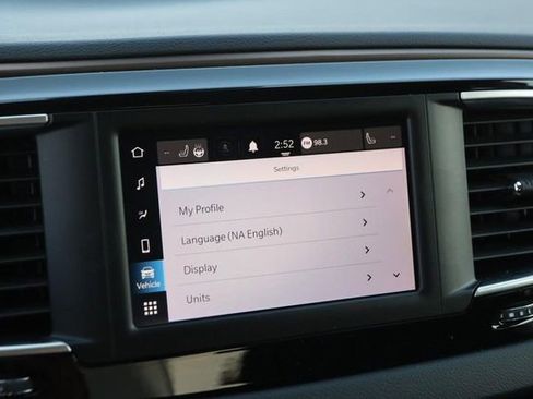 Used 2023 Chrysler Voyager LX image 19