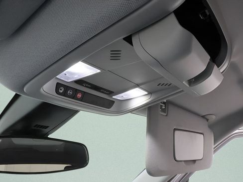 Used 2025 Chevrolet Blazer LT image 16