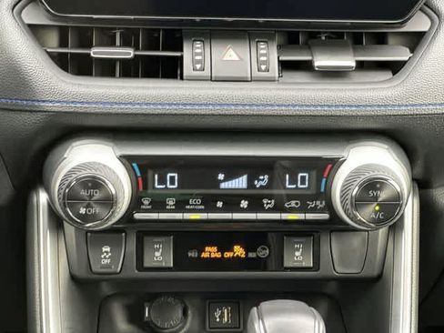 Used 2025 Toyota RAV4 XSE w/ Weather Package AWD/4WD image 18
