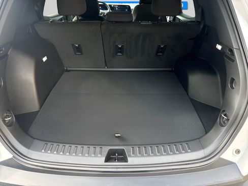 Used 2026 Chevrolet Equinox LT AWD/4WD image 12