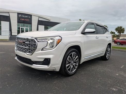 Used 2022 GMC Terrain Denali w/ Denali Premium Package image 8