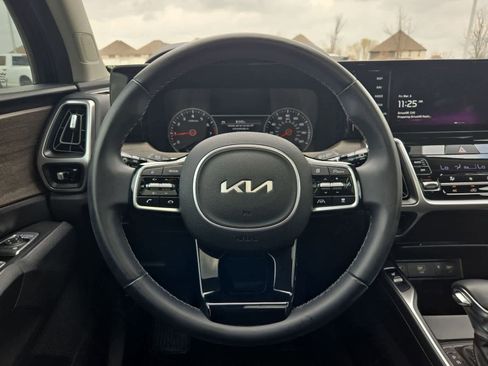 Certified 2023 Kia Sorento EX w/ Panoramic Sunroof Package image 22