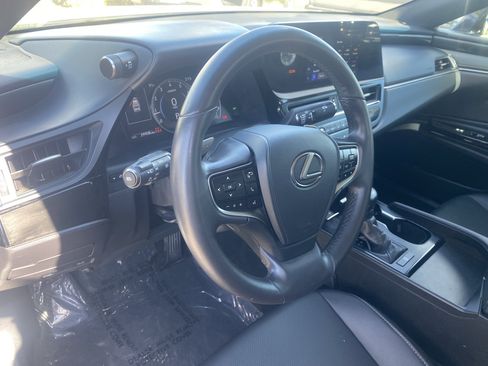 Used 2023 Lexus ES 350 w/ Accessory Package (Z1) image 16