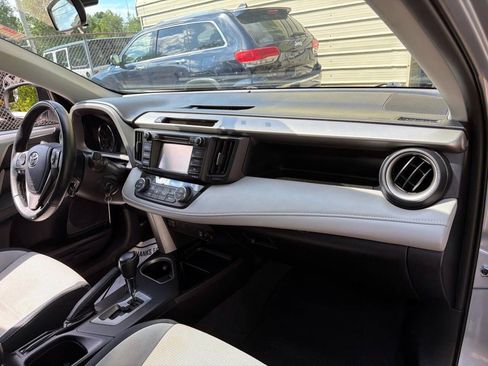 Used 2016 Toyota RAV4 XLE AWD/4WD image 8