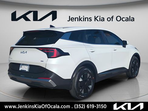New 2026 Kia Sportage LX FWD image 3