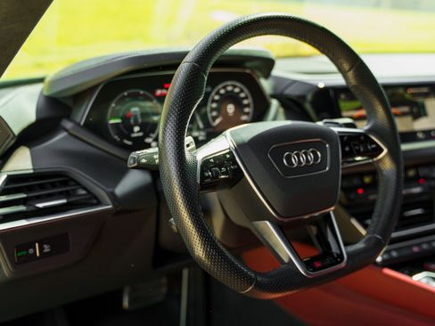 Certified 2023 Audi RS e-tron GT w/ Carbon Performance Package AWD/4WD image 10