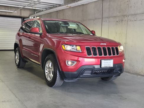 Used 2014 Jeep Grand Cherokee Laredo w/ Quick Order Package 23E AWD/4WD image 10