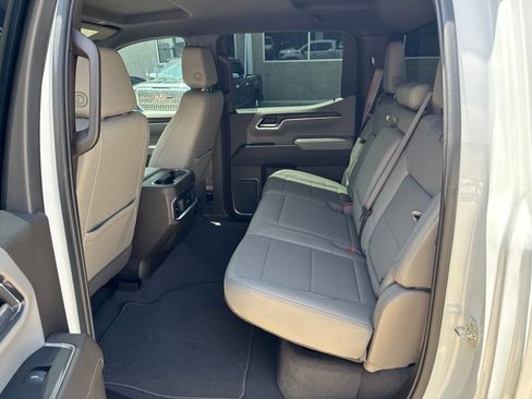 Used 2023 GMC Sierra 1500 SLT w/ SLT Premium Package AWD/4WD image 11