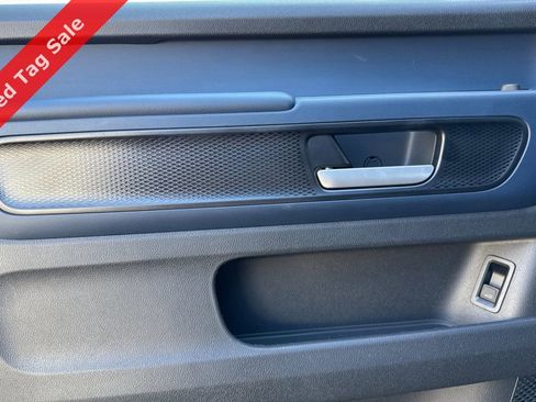 New 2025 Volkswagen ID. Buzz Pro S image 8