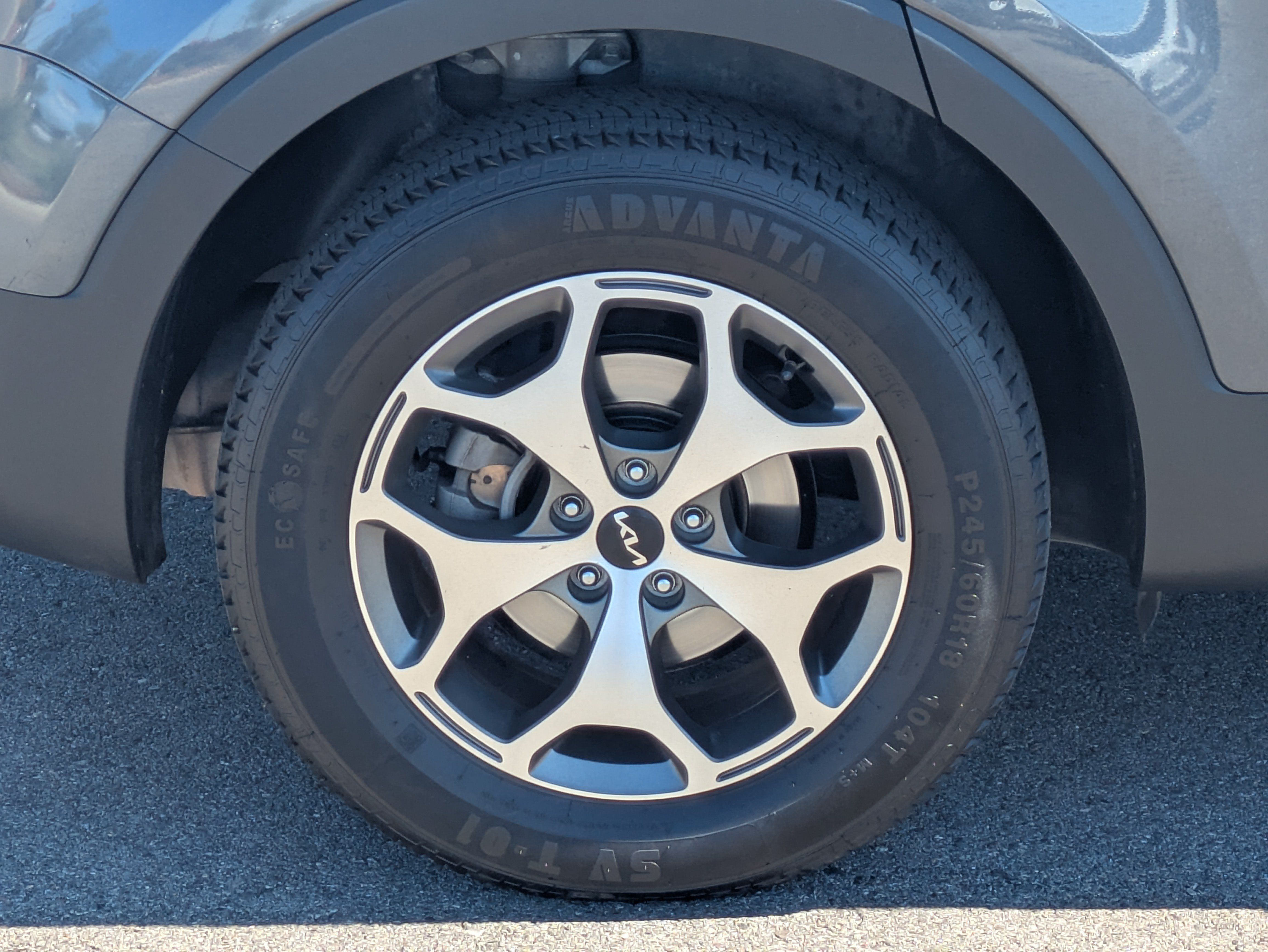 Used 2022 Kia Telluride EX w/ Towing Package FWD image 9