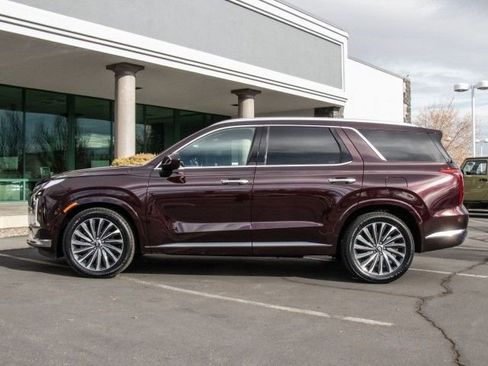 Used 2024 Hyundai Palisade Calligraphy image 4