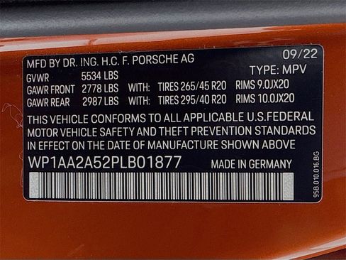 Certified 2023 Porsche Macan Turbo image 12