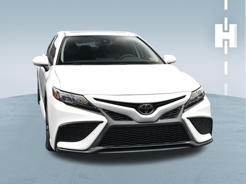 Used 2023 Toyota Camry SE w/ Convenience Package FWD image 2