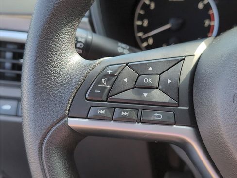 Used 2023 Nissan Altima 2.5 SV FWD image 31