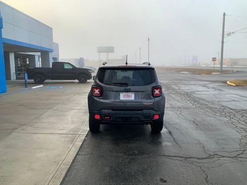 Used 2016 Jeep Renegade Trailhawk w/ Premium Trailhawk Package image 8
