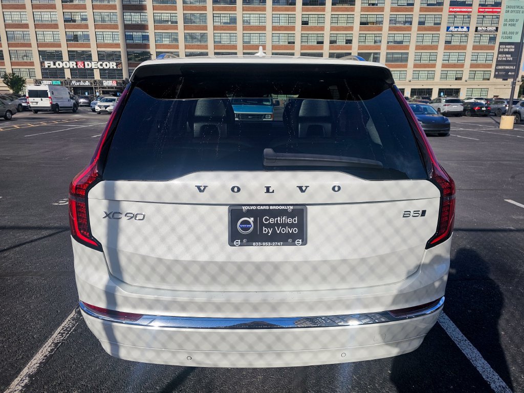 Certified 2025 Volvo XC90 B5 Plus AWD/4WD image 32