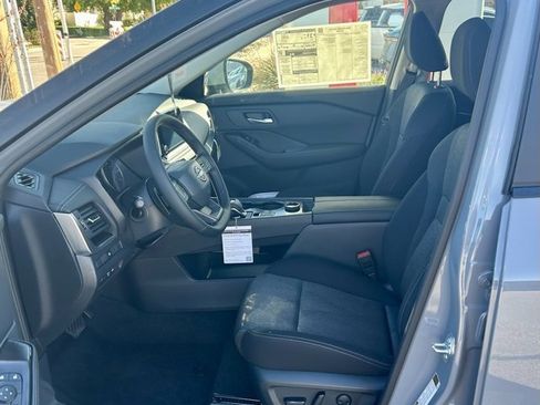 New 2026 Nissan Rogue SV image 7